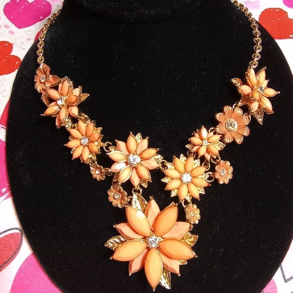 Peach color floral fashion necklace